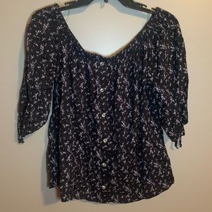 Liberty Love Women’s Top size Large